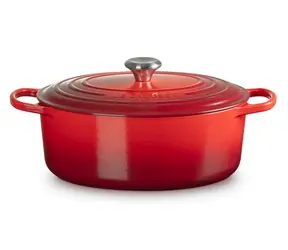 Le Creuset Signature Oválný hrnec s poklicí 31 cm červená