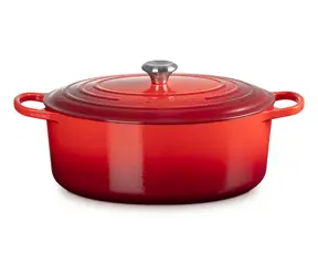 Le Creuset Signature Oválný hrnec s poklicí 35 cm červená