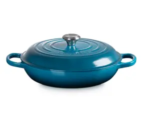 Le Creuset Signature Mělký hrnec s poklicí 30 cm modrá