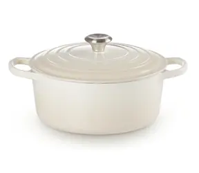 Le Creuset Signature Hrnec s poklicí 26 cm bílá