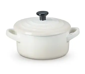 Le Creuset Mini hrnec s poklicí 10 cm bílá