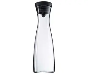 WMF Basic karafa na vodu 1.5 l / uzávěr / integrované sítko / 1.5 l / 32.7 x 11.3 cm