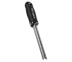 Microplane Premium Classic struhadlo na koření černá / Plocha struhadla: 12.2 x 1.3 cm / nerez ocel