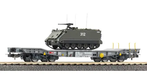 Piko 96280 Plošinový vagón Slmmnps s vozidlem M113 SBB-CFF / Vagón / měřítko H0 (1:87) / epocha V / délka 153 mm