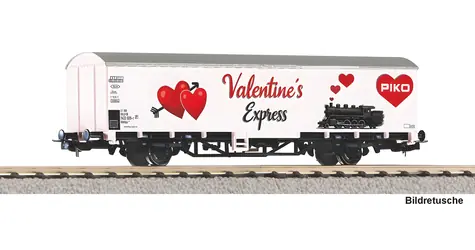 Piko 95746 Valentýnský Expres růžová / Krytý vagón / H0 (1:87) / Délka 160 mm / Rádius 358 mm / od 14 let