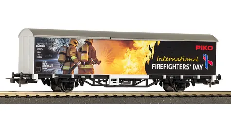 Piko 27902 International Firefighters Day / Krytý vagón / H0 (1:87) / Délka 160 mm / Rádius 358 mm / od 14 let