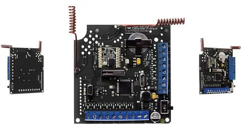 AJAX ocBridge / Modul pro integraci bezdrátových detektorů do drátových a hybridních EZS