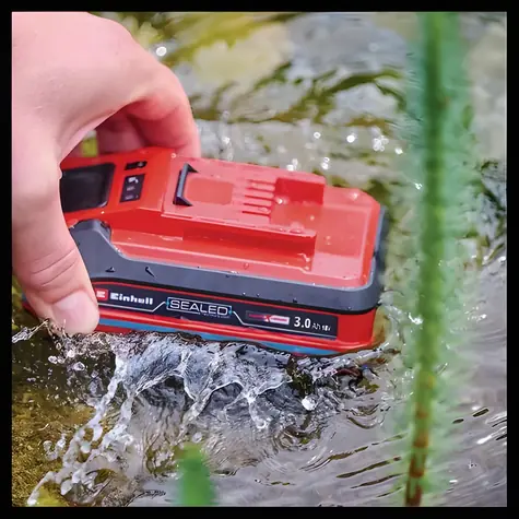 Einhell Power-X-Change Plus SEALED červená/černá / Akumulátor / 18V / 3,0 Ah / Li-ion / IP57