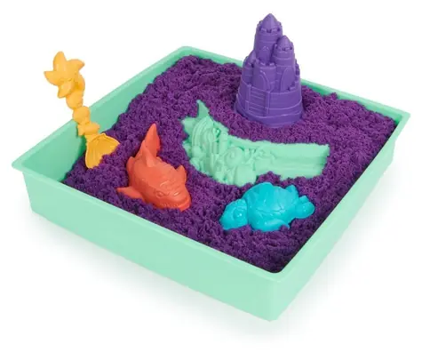 SPIN MASTER Kinetic Sand krabice s podložkou fialová / od 3 let
