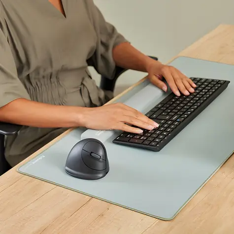 Fellowes Breyta Plus+ S černá / Vertikální bezdrátová myš / pro praváky