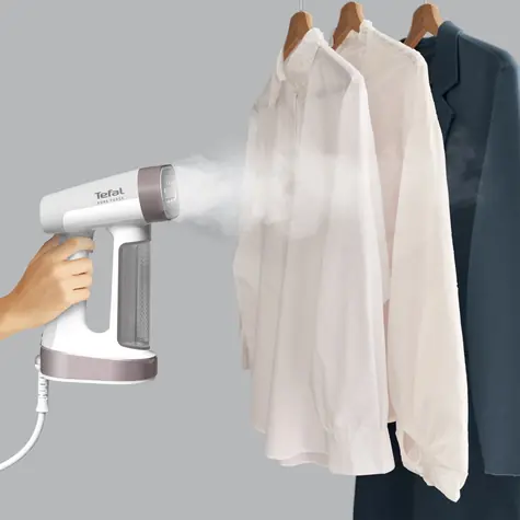 Tefal Pure Force DT8765E0 černá, skořicová / Ruční napařovač oděvů / 1800 W / 90 g/min