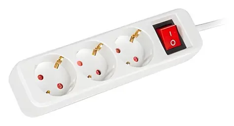 Lanberg bílá / Prodlužovací přívod / 3 zásuvky / 1,5 m / 230 V / s vypínačem