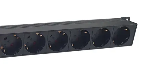 Equip 19" černá / Zásuvkový panel / 1U / 8x Schuko / vypínač / vidlice 90° / 16 A / hliník
