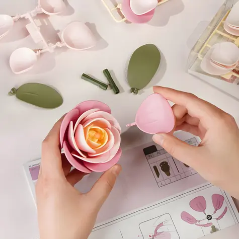 ROBOTIME 3D puzzle Rokr Floral Art Růžová kamélie / 37 dílků / Obtížnost 1/5