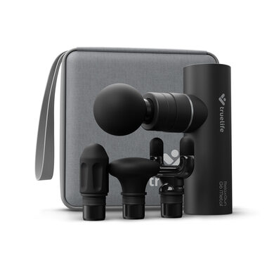 TrueLife RelaxGun G6 Metal masážní pistole černá / 4 hlavice / 5 úrovní intenzity / 3200 RPM / síla přítlaku 10 kg