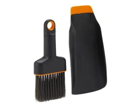 Fiskars 1071302 Lopatka oboustranná se smetáčkem