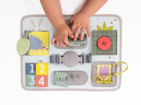 Taf Toys Hrací pult s aktivitami Zahrada / od 18 měsíců