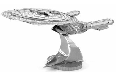 Metal Earth 3D Puzzle Star Trek: U.S.S. Enterprise NCC-1701-D / 24 dílků / od 14 let