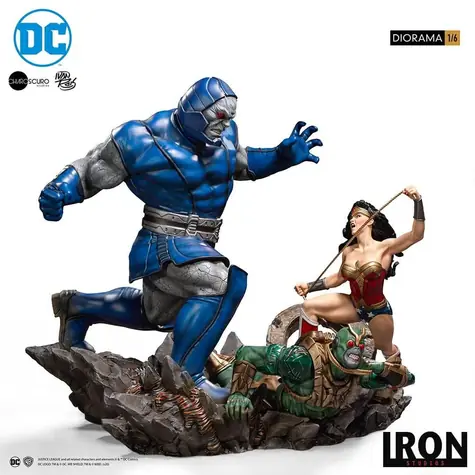 Iron Studios Wonder Woman vs Darkseid by Ivan Reis - DC Comics - Diorama 1/6