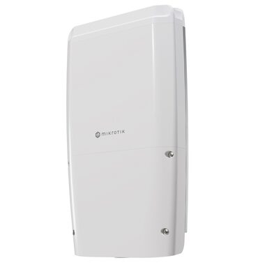 MikroTik CRS305-1G-4S+OUT / 4x SFP+ / 1x GbE RJ-45 / PoE+ vstup 802.3af/at