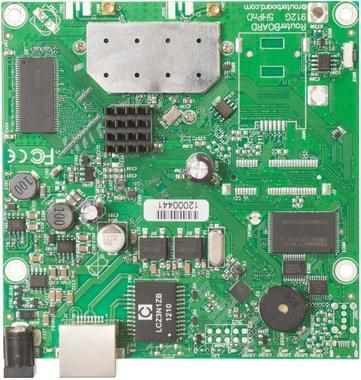 MikroTik RB911G-5HPnD / RouterBOARD / 600 MHz CPU / 32 MB RAM / 1x LAN / 1x 5 GHz / L3 / 2x MMCX