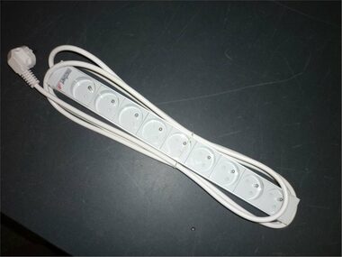 Maxbert PDU / 16A 230V / 1x16A CEE7 / 9xCEE7 / 3m
