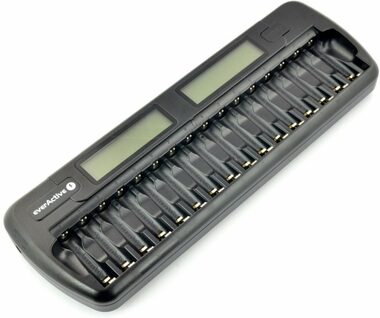 EverActive NC-1600 / Nabíječka baterií / až 16 baterii AAA nebo AA / LCD