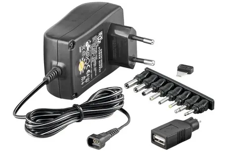 MicroConnect Univerzální 3-12V síťový adaptér černá / výměnné konektory 8ks + USB konektor