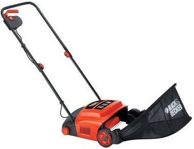 Black&Decker GD300 / Provzdušňovač trávníku / 600W / 3000 ot-min / Záběr 30 cm / Koš 30 L