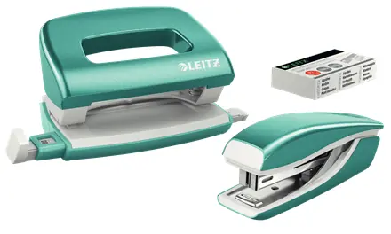 Leitz WOW Set mini sešívačky a děrovačky ledově modrá / sešívání: až 10 listů