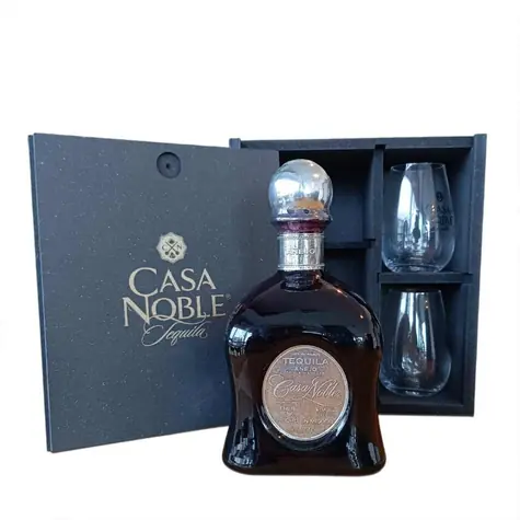 Casa Noble Anejo 40% 0,7l v dřevěné dárkové krabičce + 2 skleničky
