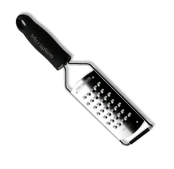 Microplane Gourmet Grater plátkovací struhadlo extra hrubá černá / 31.2 x 7.5 x 3 cm / jemná nerez ocel