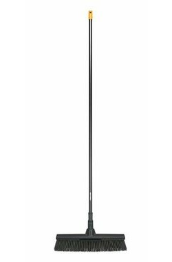 Fiskars Solid univerzální koště L / šířka: 480 mm / délka: 1720 mm / výška 125 mm